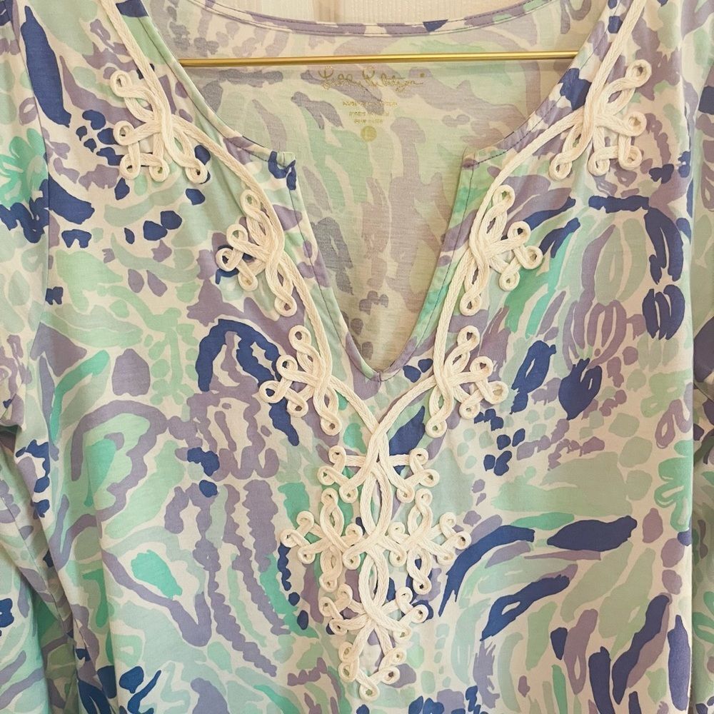 Lilly Pulitzer Tee-Shirt Dress with White Accents - Picture 7 of 9